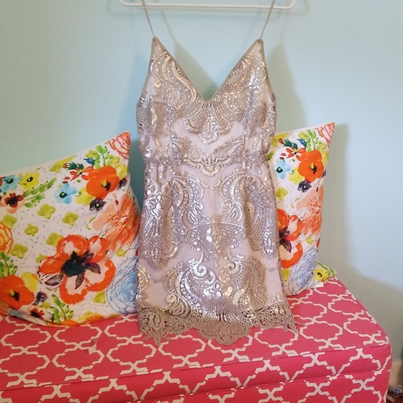 Dress - Picture 1 of 4